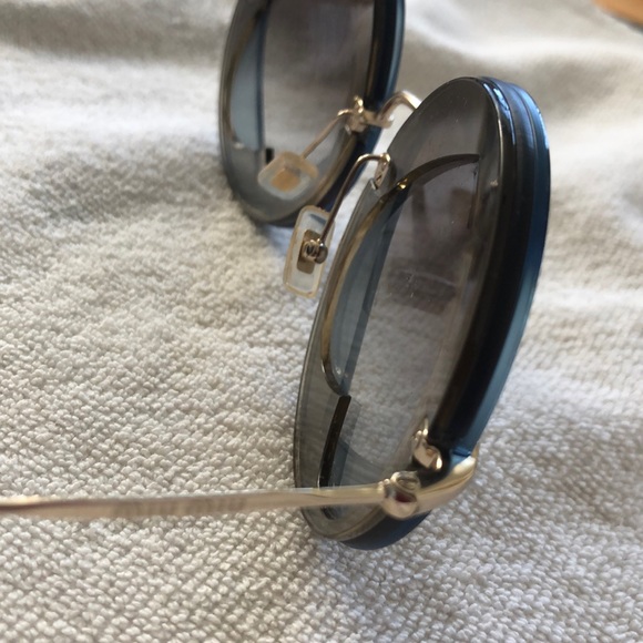 Miu miu sunglasses. - Picture 2 of 5